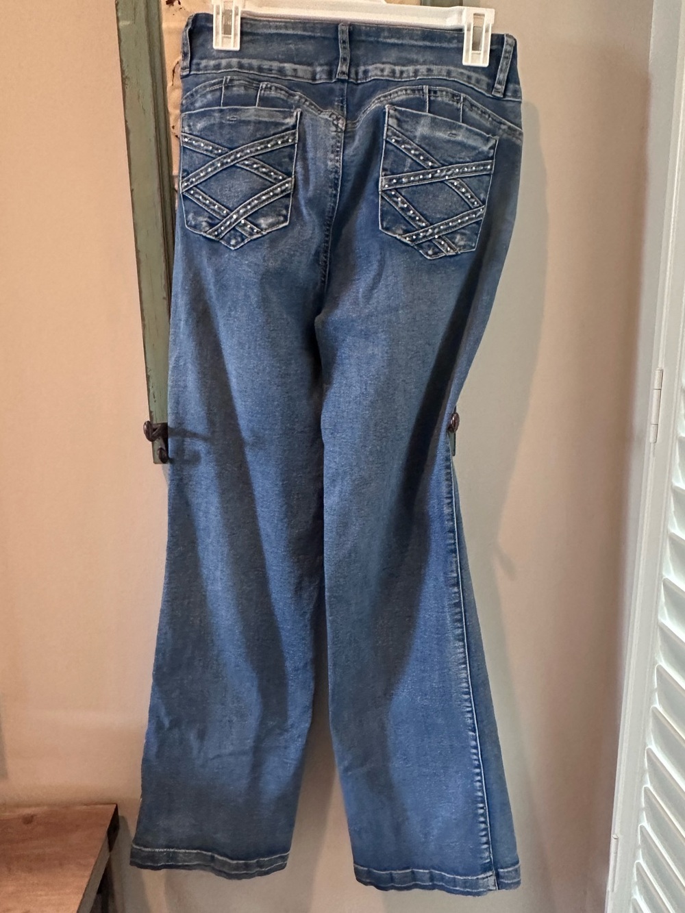 Flamingals Studded Pocket Bootcut Jeans – Size Large - Picture 2 of 4